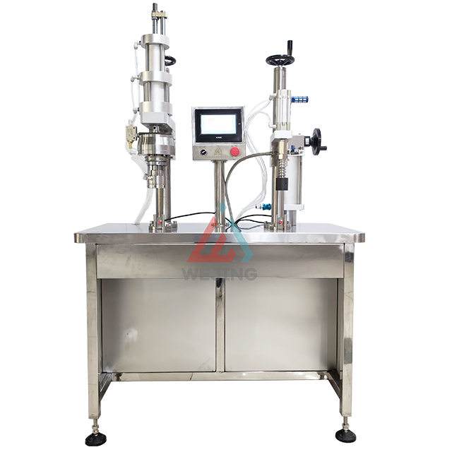 ماكينة تعبئة وتغطية الزجاجات شبه الأوتوماتيكية