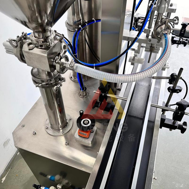 آلة تعبئة وتعليب تعبئة السوائل الأوتوماتيكية 5 لتر 15 لتر 20 لتر 25 لتر