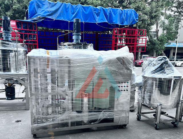 وعاء الاستحلاب ومعالجة المياه في انتظار التحميل والشحن