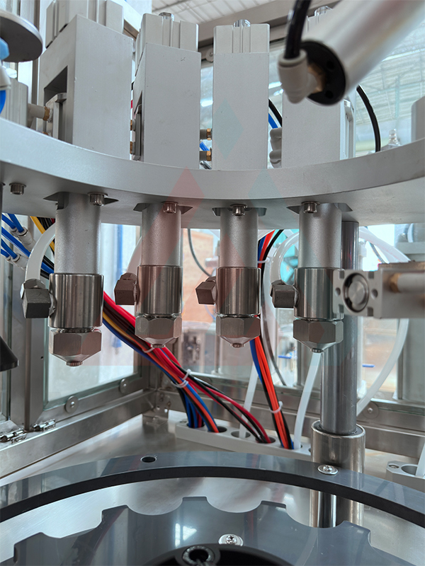 2. ملء السائل