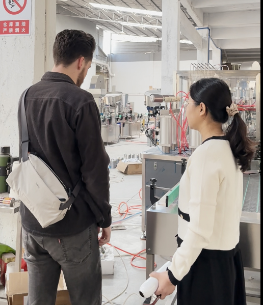 قبول العملاء الأمريكيين لخط إنتاج تعبئة الهباء الجوي في المصنع 1 (1)