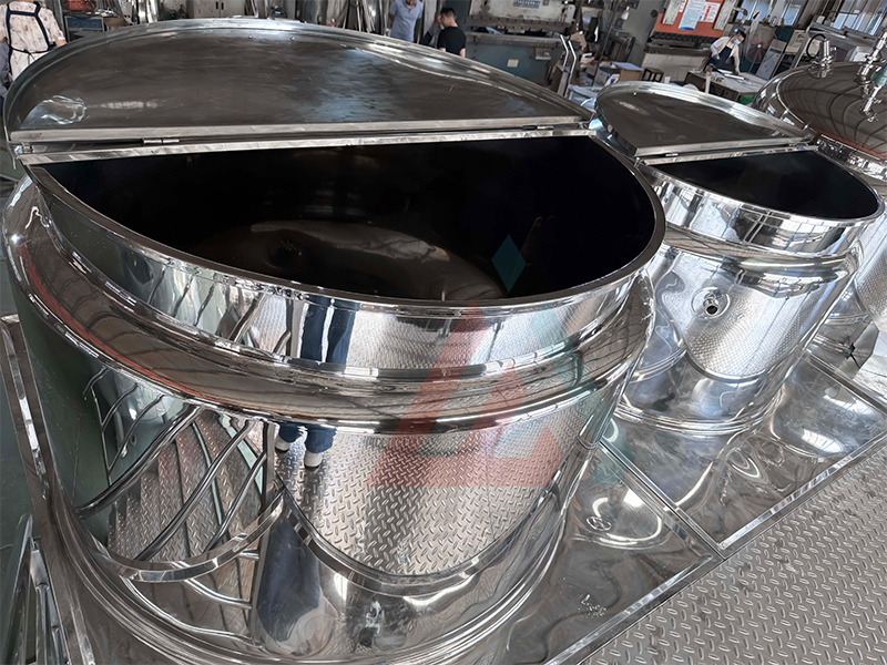 Water-&-Oil-Phase-Tanks.jpg